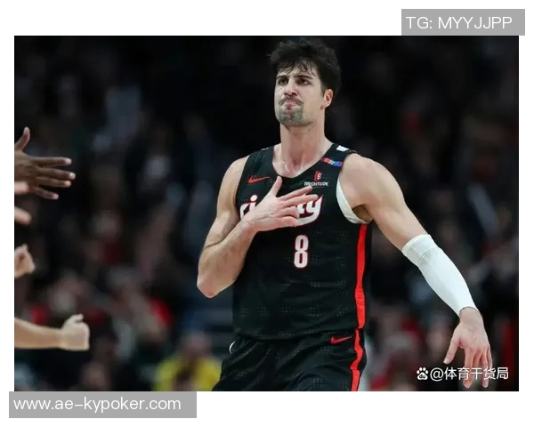 阿夫迪亚首节火力全开6中4砍下12分三分球表现抢眼助力球队领先