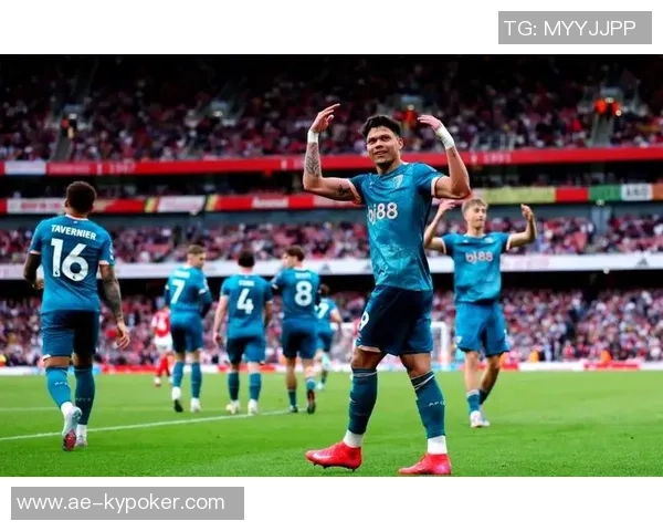 英超盛宴今日五场比赛狂轰22球场均44球精彩纷呈 英超盛宴今日五场比赛狂轰22球场均44球精彩纷呈