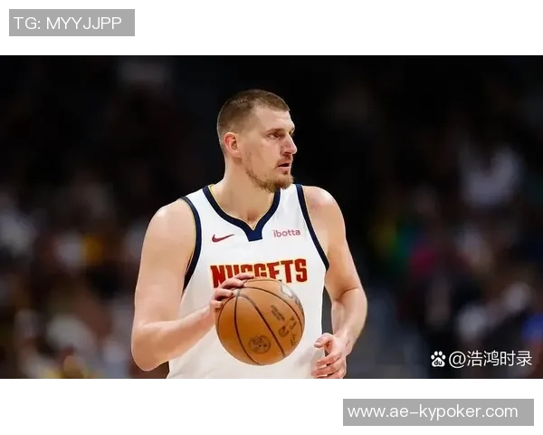 小里称字母哥与约基奇同级别能带大学女队在东部争雄